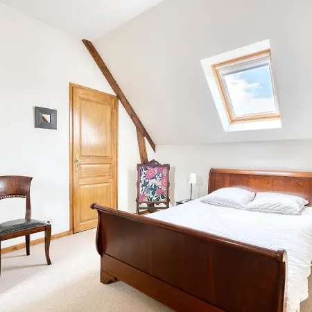 Nunki, Avec Grand Jardin Дом отдыха *