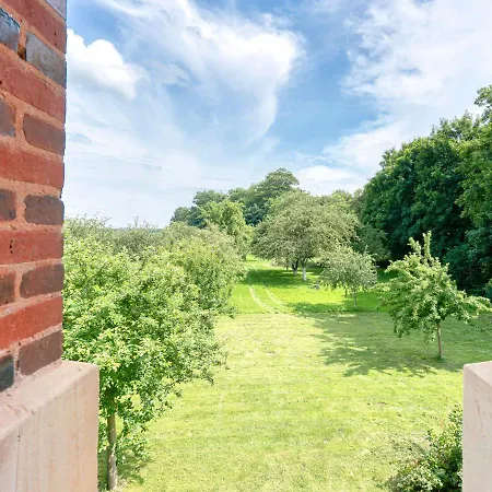 Nunki, Avec Grand Jardin بيت للعطل