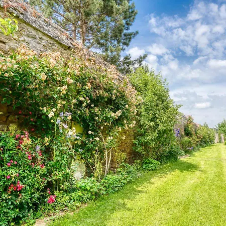 بيت للعطل Nunki, Avec Grand Jardin *